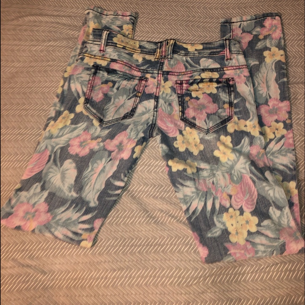 Jeans - Picture 2 of 4